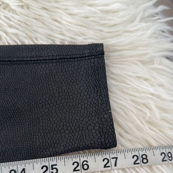 SPANX Faux Leather Black Textured Leggings Size M - Picture 6 of 9